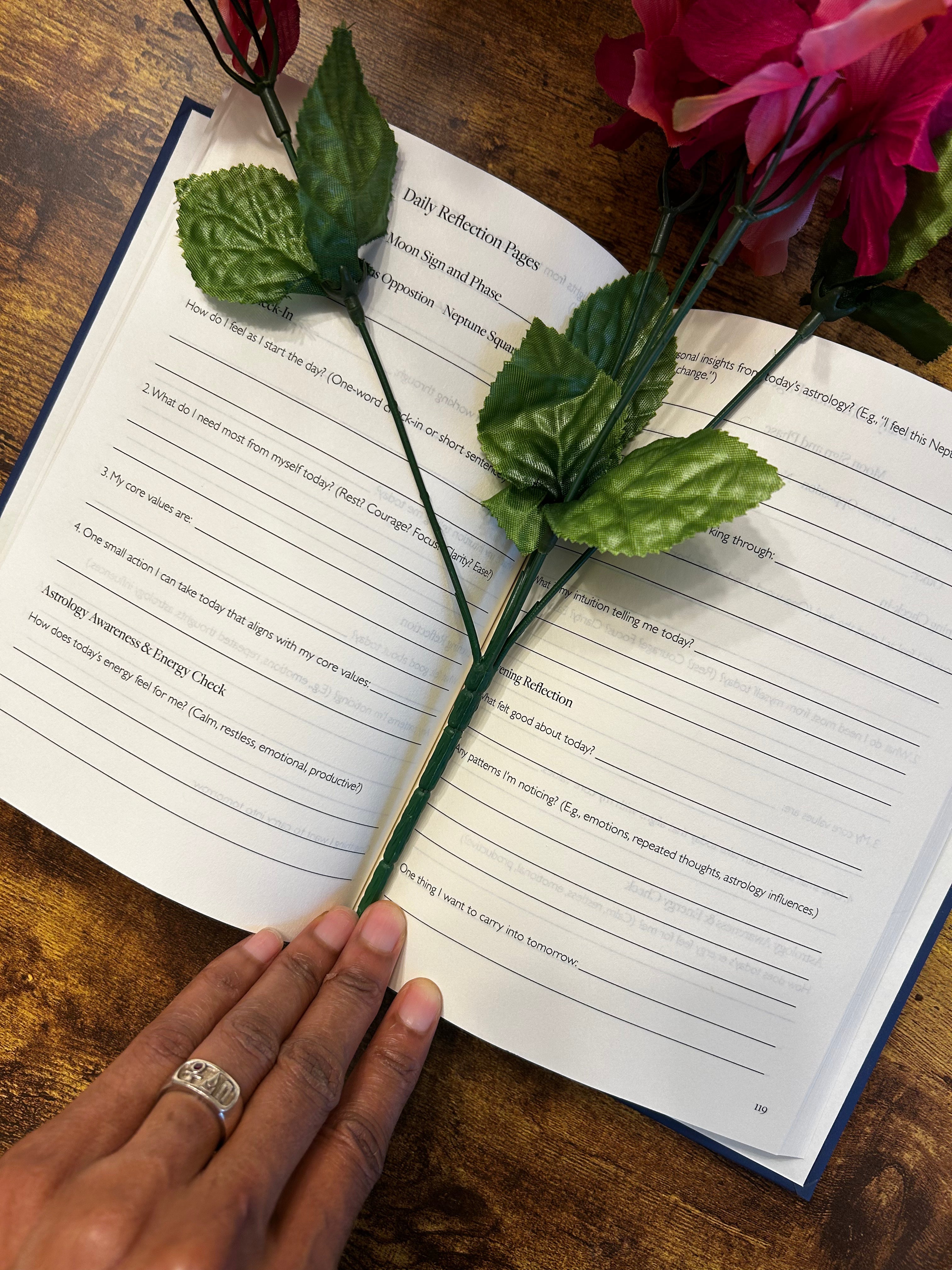 Astrology for Midlife: A Guided Journal (Physical)